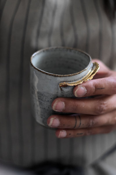 ENYA // Shiny pebble grey 150ml  long espresso coffee cup w/ gold wing