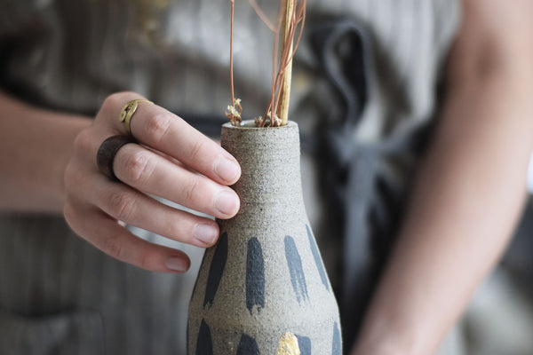 Graphic line bottle