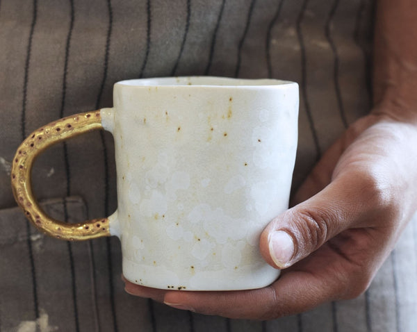Organic cylinder mug w/ gold handle