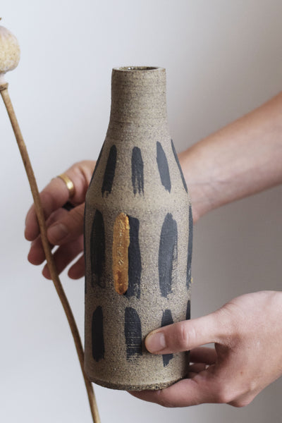 Graphic line bottle