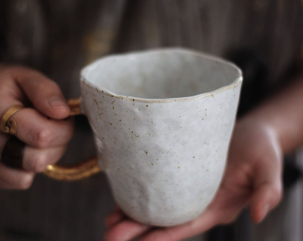 Organic rounded mug w/ gold handle