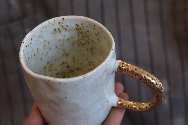 Organic cylinder mug w/ gold handle