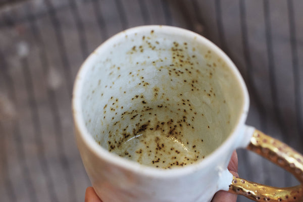 Organic cylinder mug w/ gold handle
