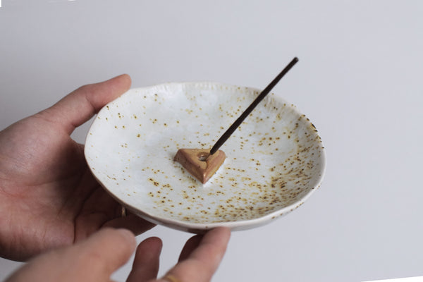 Triangle incense holder