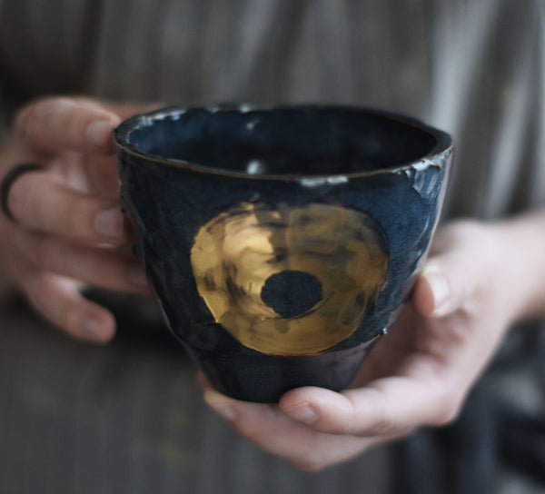 Black & Gold circle tea cup