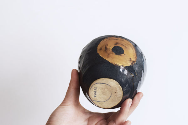 Black & Gold circle tea cup