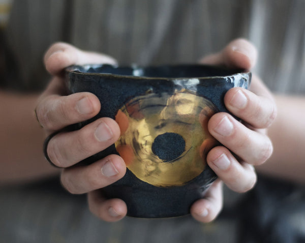 Black & Gold circle tea cup