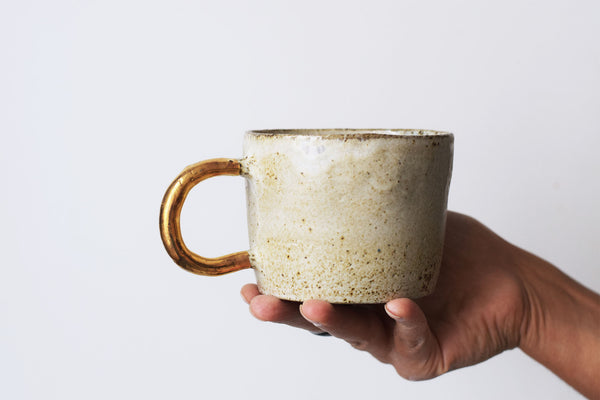 Organic cylinder mug w/ gold handle