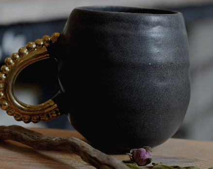 Gold Matte Anthracit Mug