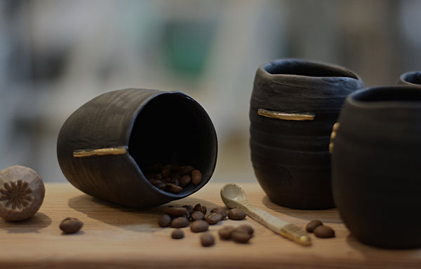 Wobbly Gold line Espresso Black