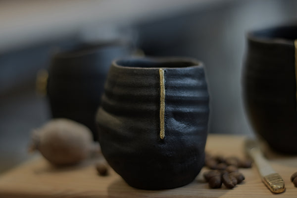 Wobbly Gold line Espresso Black #3