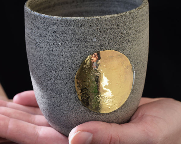 Gold circle stoneware cup