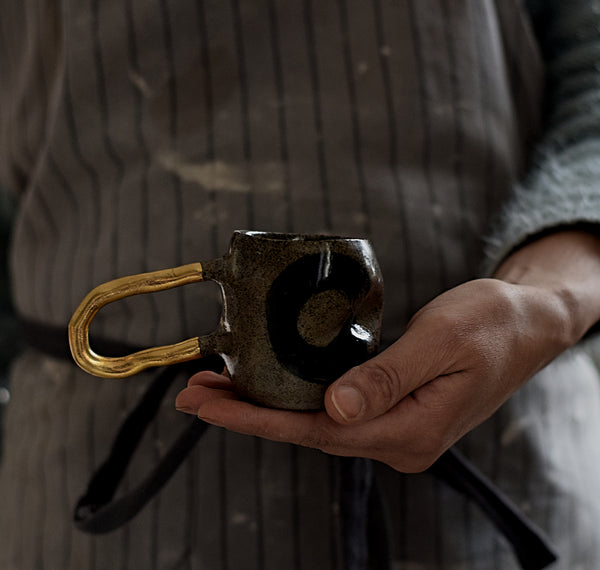 Hand-pinched grey circle Espresso