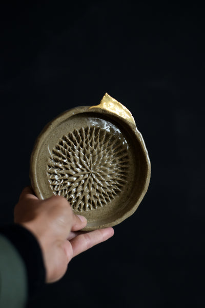 GALI // Indian summer garlic grater w/ gold leaf #1