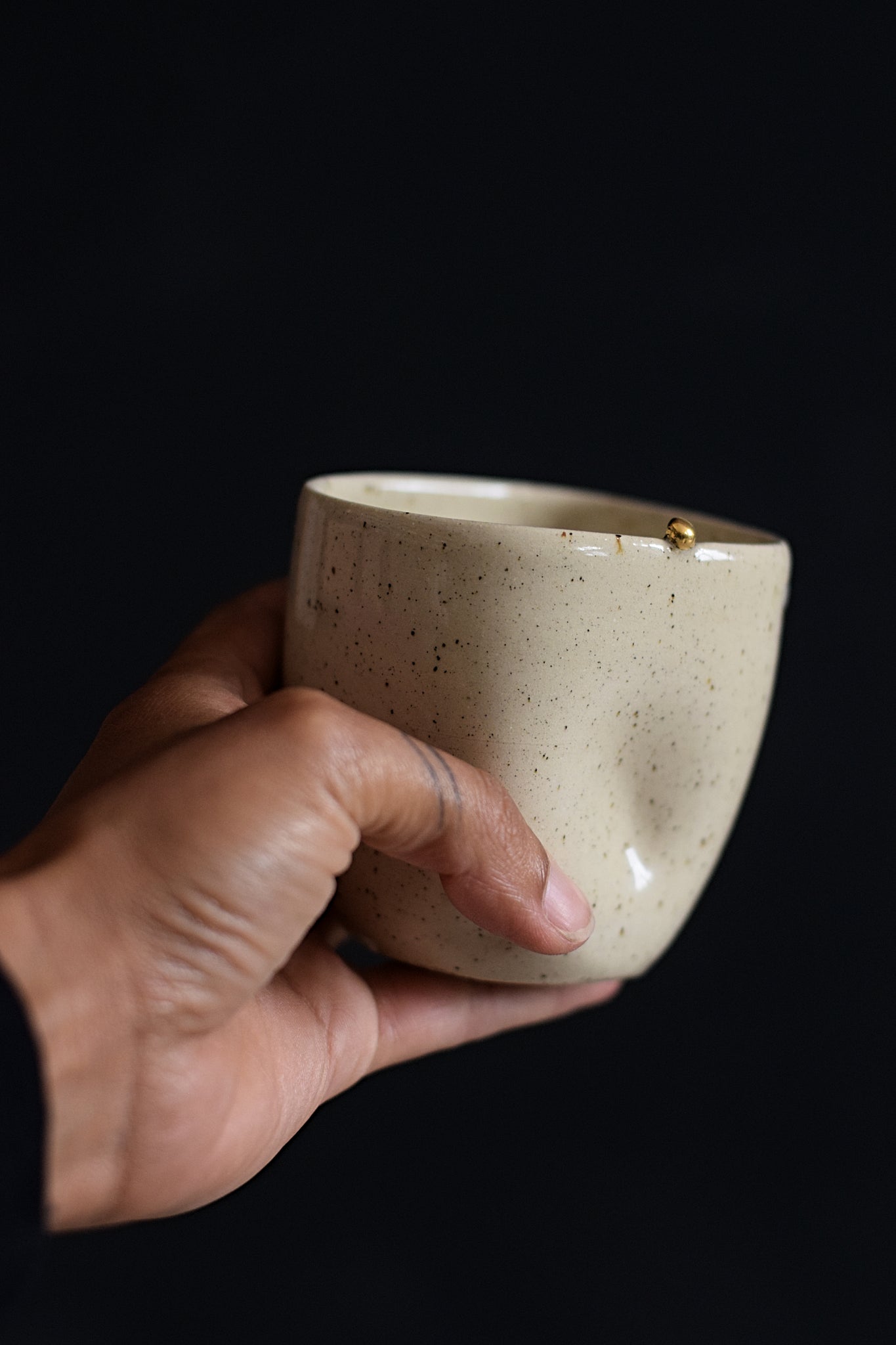 ZIGGY // Beige speckled 300ml coffee cup w/ gold pearl