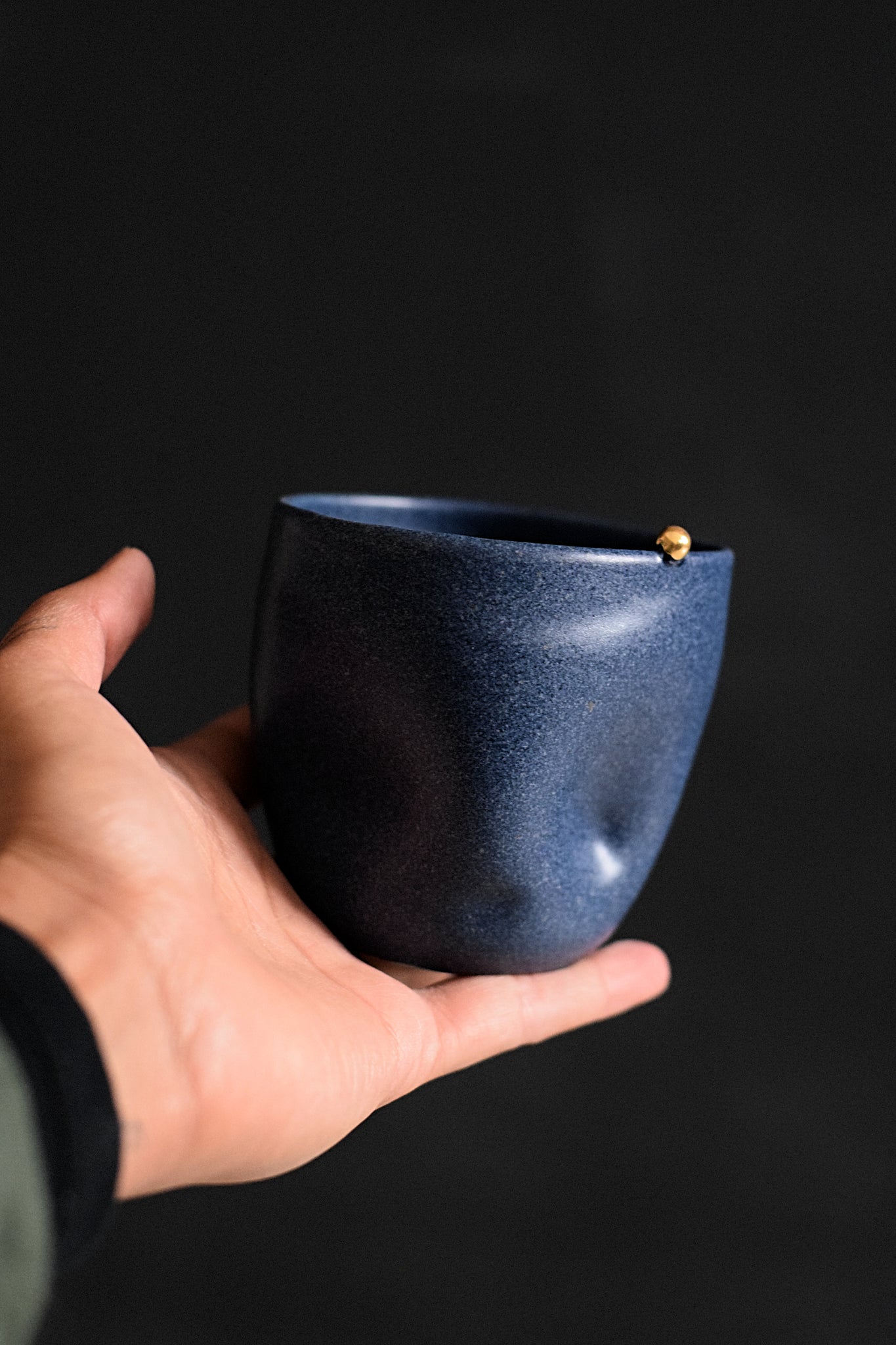 ZIGGY // Indigo blue 300ml coffee cup w/ gold pearl