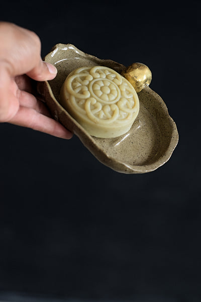 CALI // Indian summer soap holder w/ large gold pearl #1