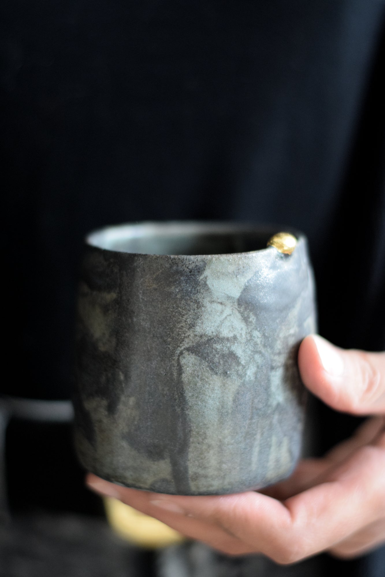 LENA // Black textured coffee cup w/ grey hues