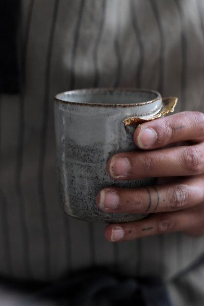 ENYA // Shiny pebble grey 150ml  long espresso coffee cup w/ gold wing