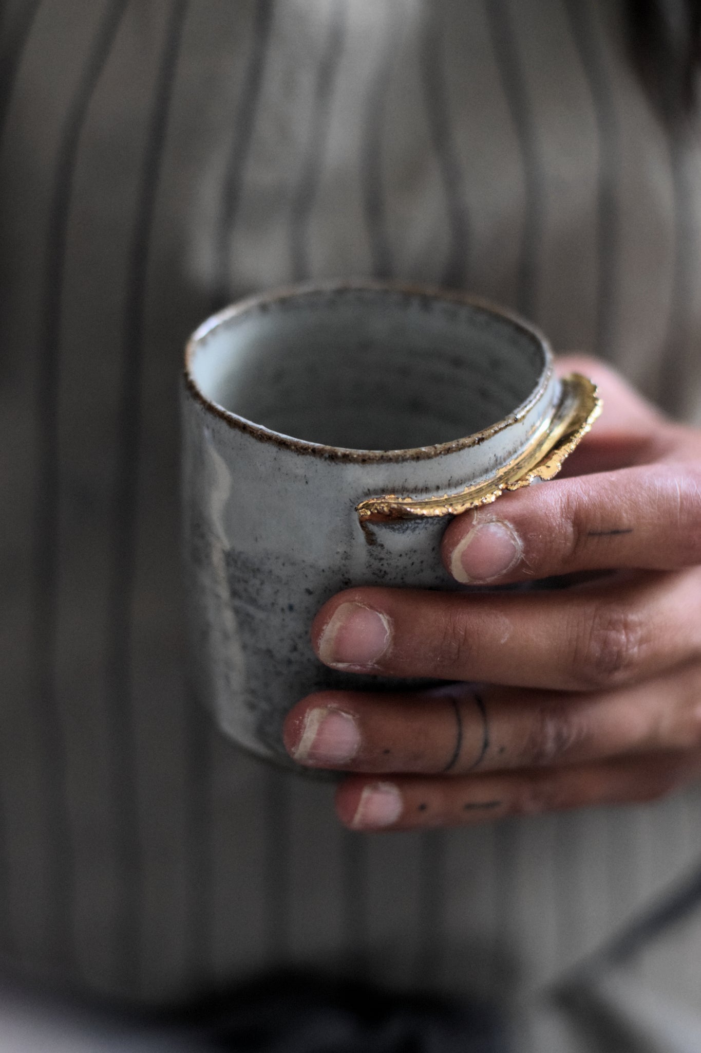 ENYA // Shiny pebble grey 150ml  long espresso coffee cup w/ gold wing