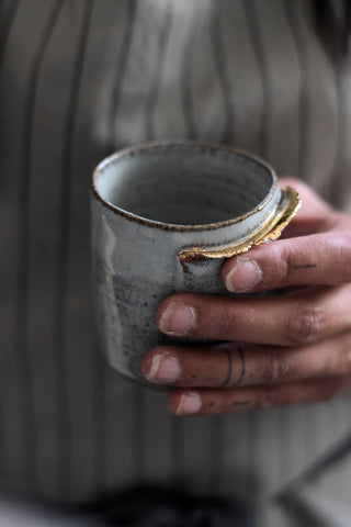 ENYA // Shiny pebble grey 150ml  long espresso coffee cup w/ gold wing