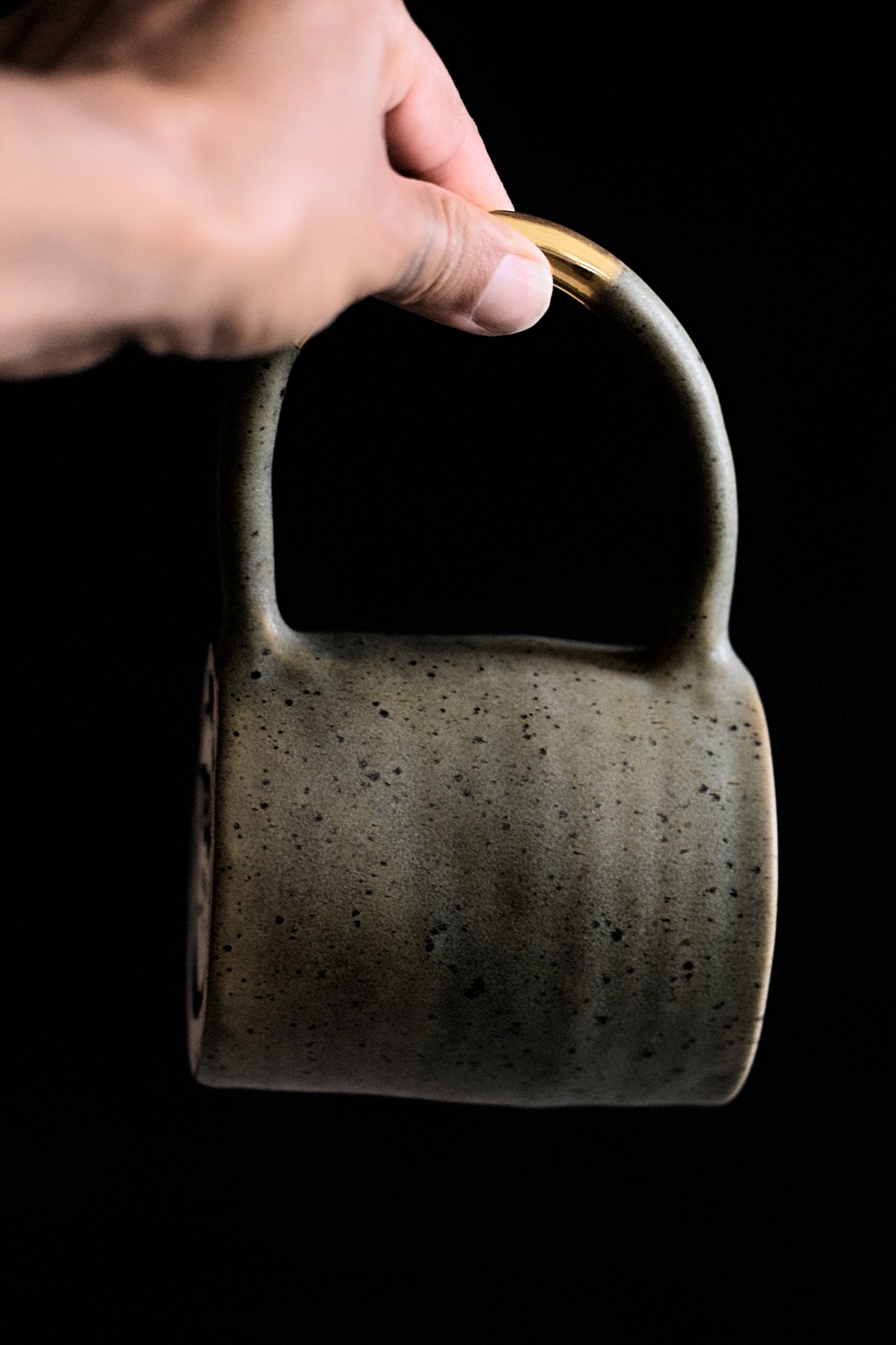 AYA // Moss green 400ml coffee cup w/ large gold handle