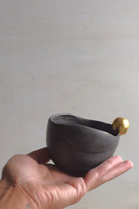 LENA // Grey snack bowl with large gold pearl