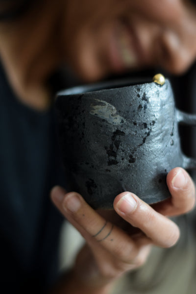 LENA // Black textured coffee cup