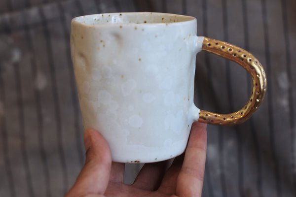 Organic cylinder mug w/ gold handle