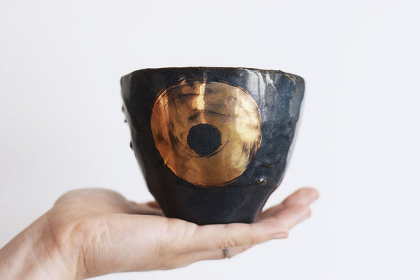 Black & Gold circle tea cup