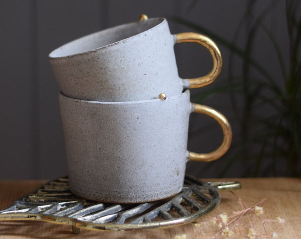 Matte cylinder mug w/ gold handle
