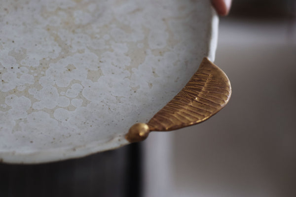 Organic serving plate w/ gold holders